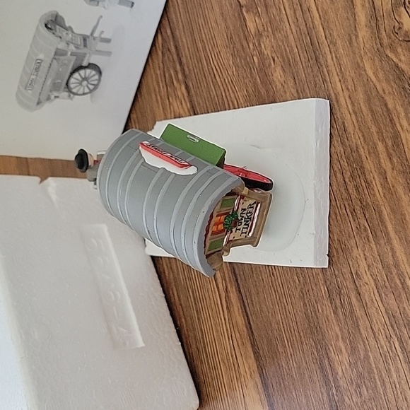 Department 56 Town Tinker~ set of 2 - Picture 4 of 8